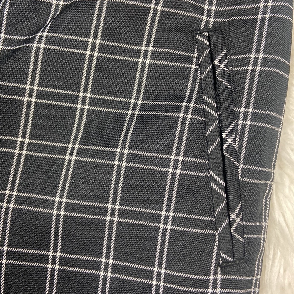 Lady Hagen Black and White Plaid Golf Shorts with Pockets - Picture 3 of 8